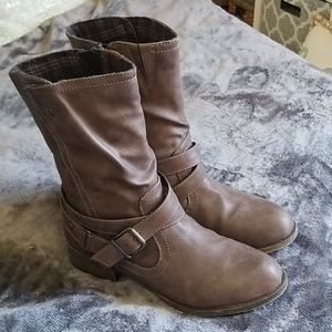 Calf boots